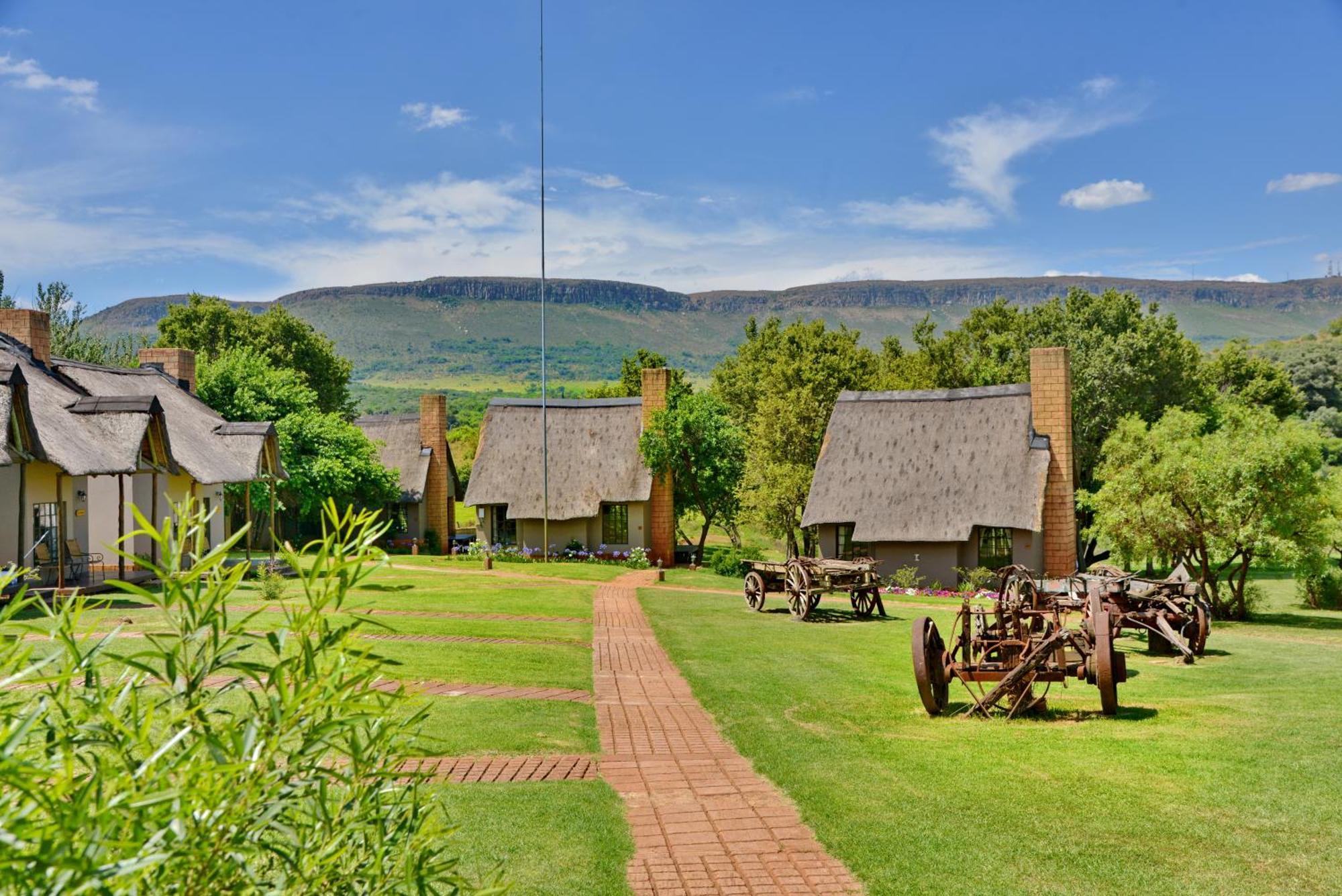 African Hills Safari Lodge & Spa Magaliesburg Exteriör bild