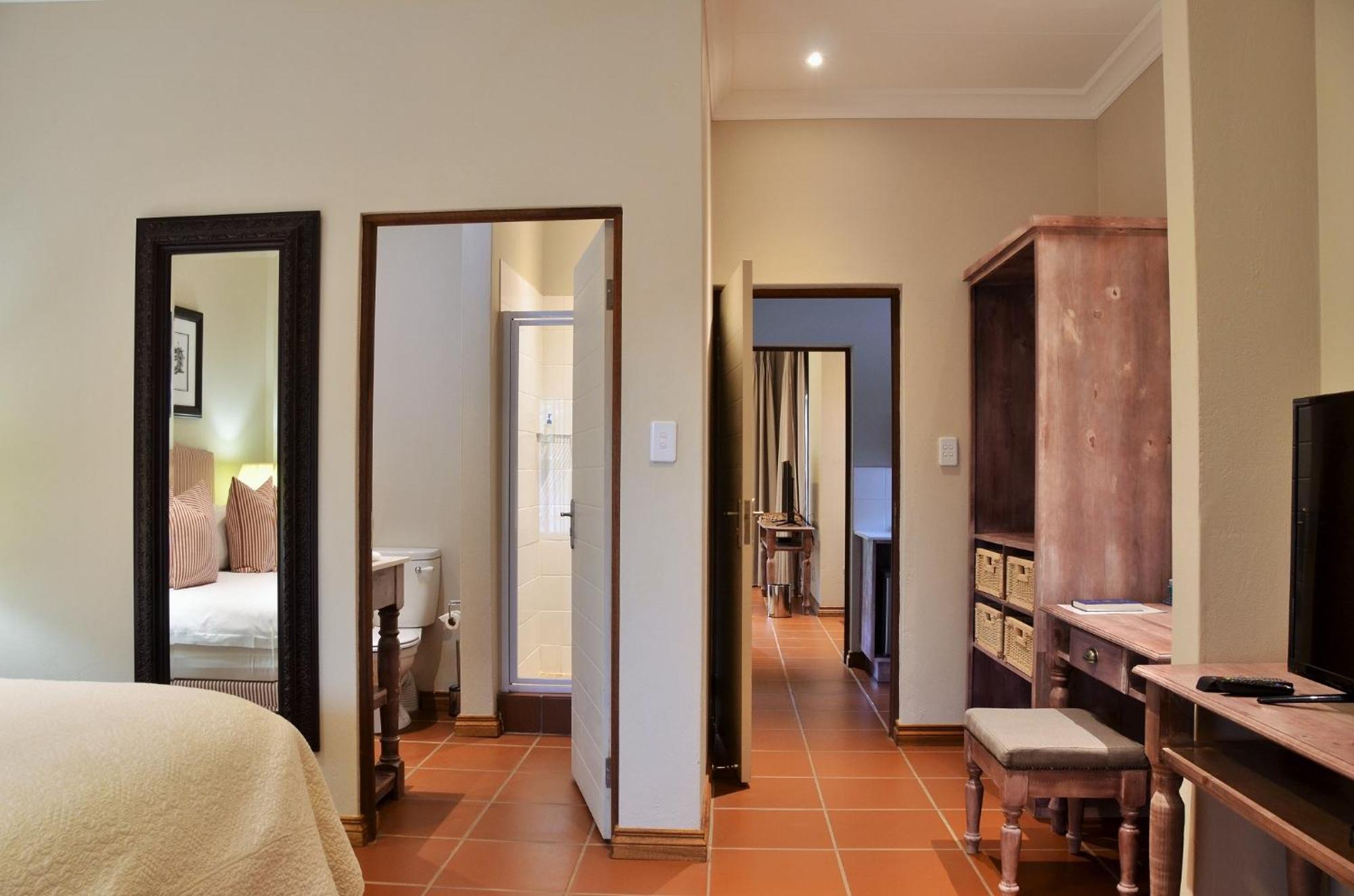 African Hills Safari Lodge & Spa Magaliesburg Rum bild